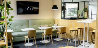 Insitu propose notamment une offre de restauration comprenant des distributeurs connectés Bocal en Boucle dans les espaces cafétéria. 
